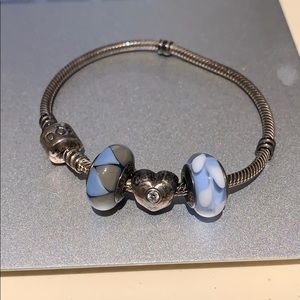 Pandora Bracelet 3 charms !